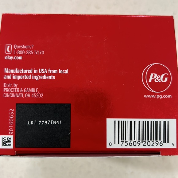 New in box Oil of Olay Regenerist  Hydrating Moisturizer 1.7 oz - Picture 6 of 6